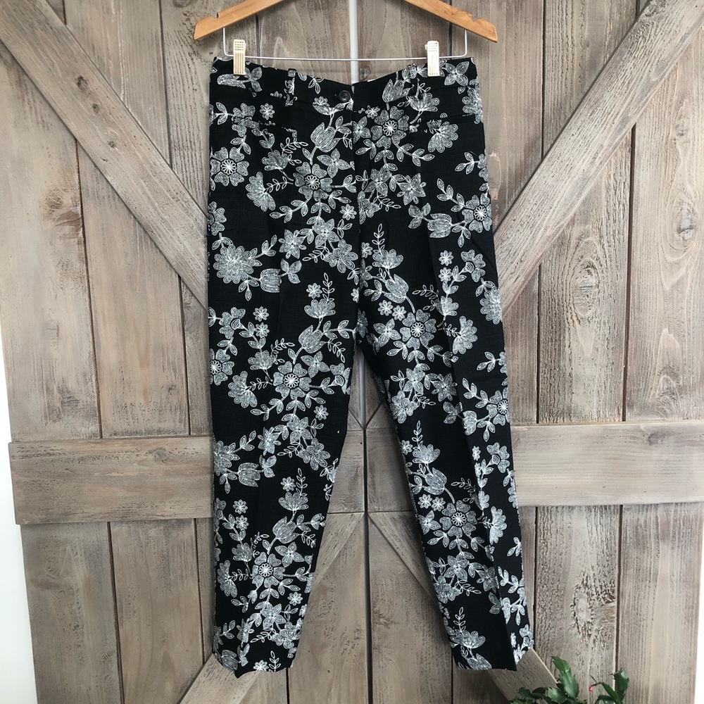 Ann Taylor Crop Curvy Fit Sz 6